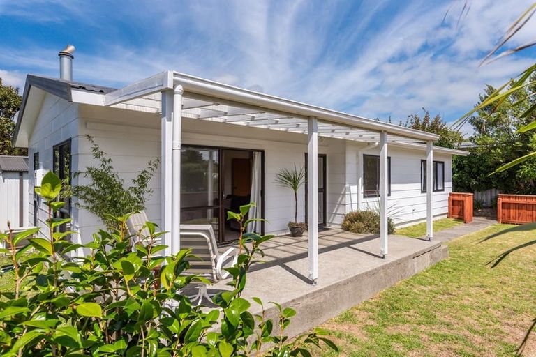 Photo of property in 6 Percival Road, Paraparaumu Beach, Paraparaumu, 5032