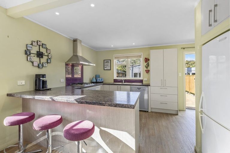 Photo of property in 78 Oxford Street, Tawa, Wellington, 5028