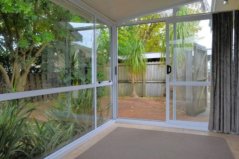 Photo of property in 2/341 Pakuranga Road, Pakuranga Heights, Auckland, 2010