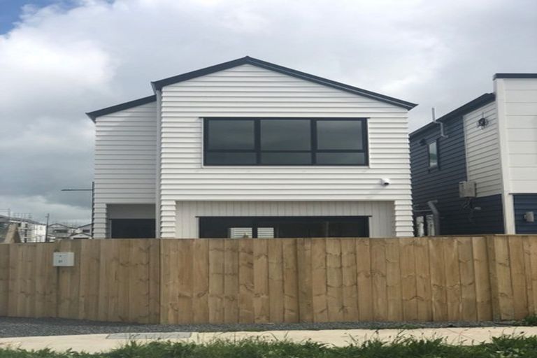 Photo of property in 37 Kaha Road, Takanini, 2110