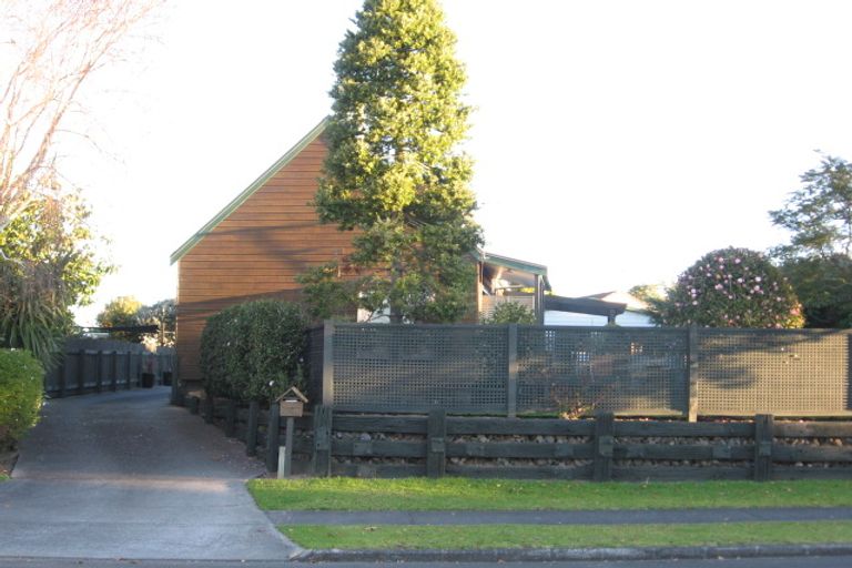 Photo of property in 4 Hadley Wood Drive, Wattle Downs, Auckland, 2103