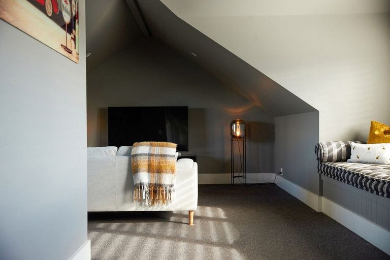 Photo of property in 28 Hanlow Place, Pyes Pa, Tauranga, 3112