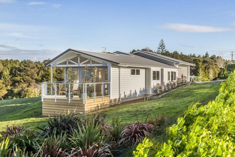 Photo of property in 180 Taylor Road, Waimauku, 0882