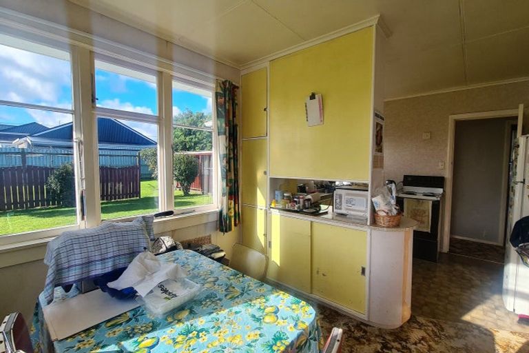 Photo of property in 35 Fox Street, Opunake, 4616