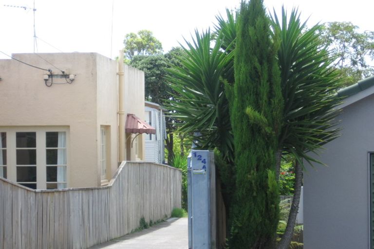 Photo of property in 124a Calliope Road, Stanley Point, Auckland, 0624