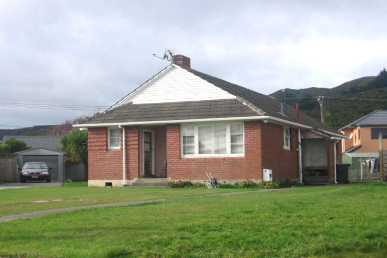 Photo of property in 15 Puketapu Grove, Waiwhetu, Lower Hutt, 5010