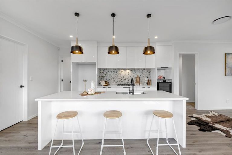 Photo of property in 215a Murphys Road, Flat Bush, Auckland, 2019