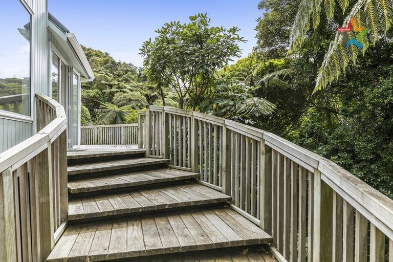 Photo of property in 21a Walnut Way, Maungaraki, Lower Hutt, 5010