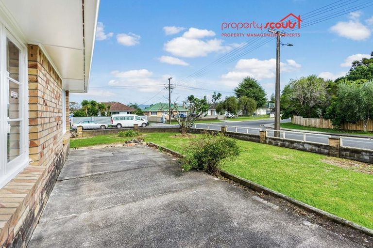 Photo of property in 16 Serjeant Street, Henderson, Auckland, 0612