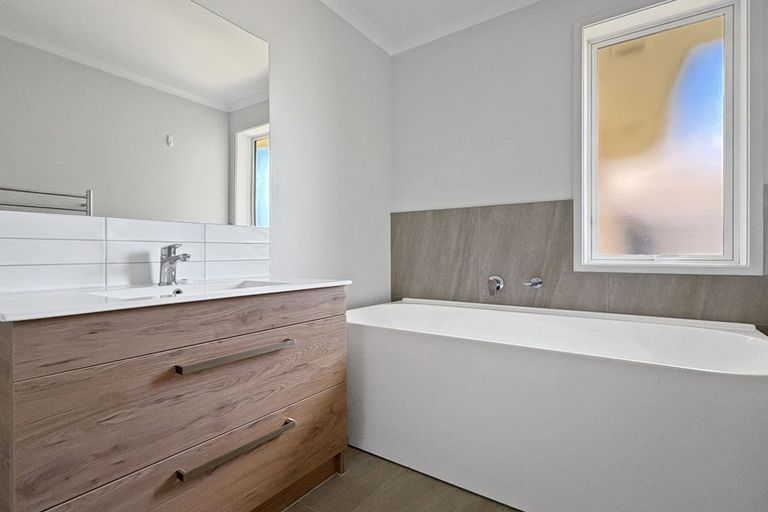 Photo of property in 4 Matua Street, Temple View, Hamilton, 3218