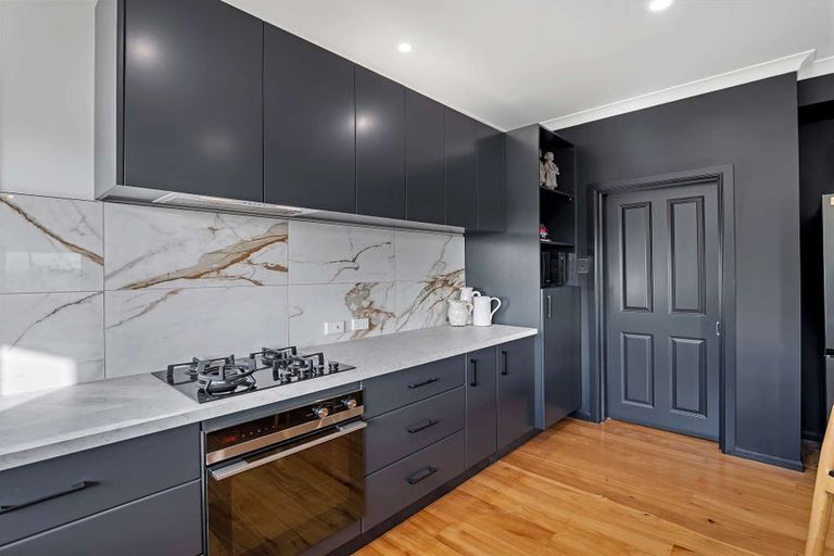 Photo of property in 1 Shakespeare Road, Bastia Hill, Whanganui, 4500