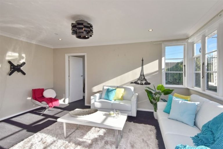 Photo of property in 16 Bateman Avenue, Bryndwr, Christchurch, 8053