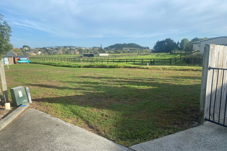 Photo of property in 23 Ocean View Rise, Ruakaka, 0116