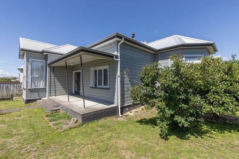 Photo of property in 44 Gordon Street, Dannevirke, 4930
