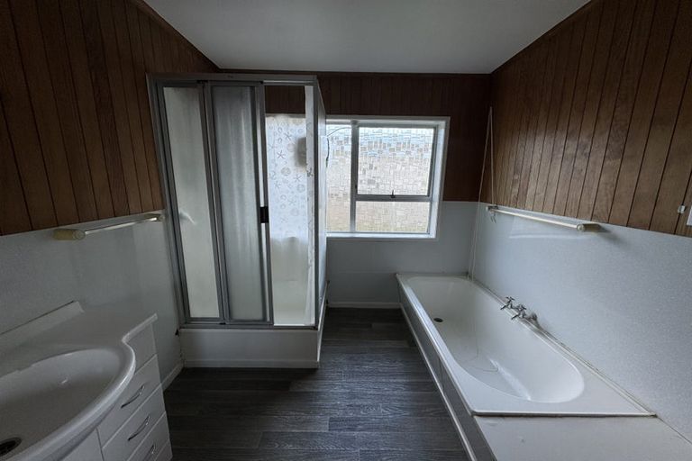 Photo of property in 2/14 Colum Place, Bucklands Beach, Auckland, 2014