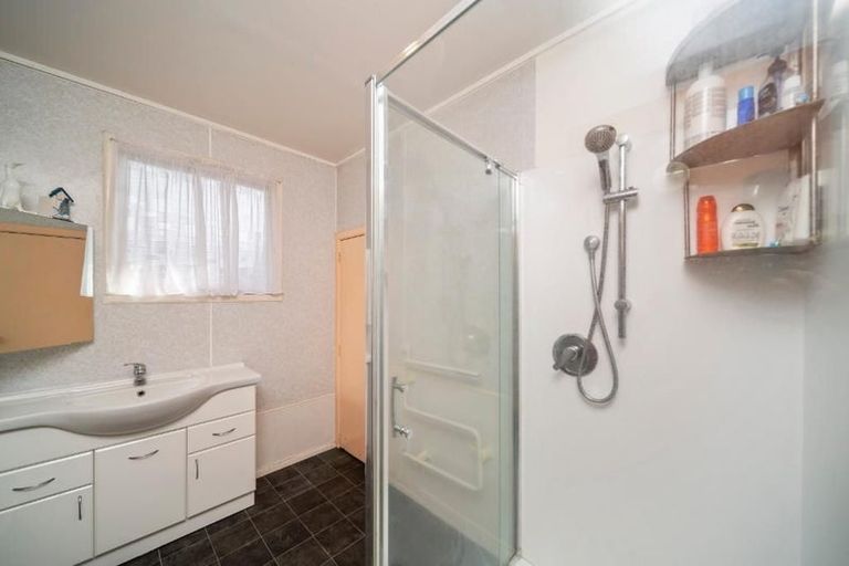 Photo of property in 5 Union Street, Merrilands, New Plymouth, 4312