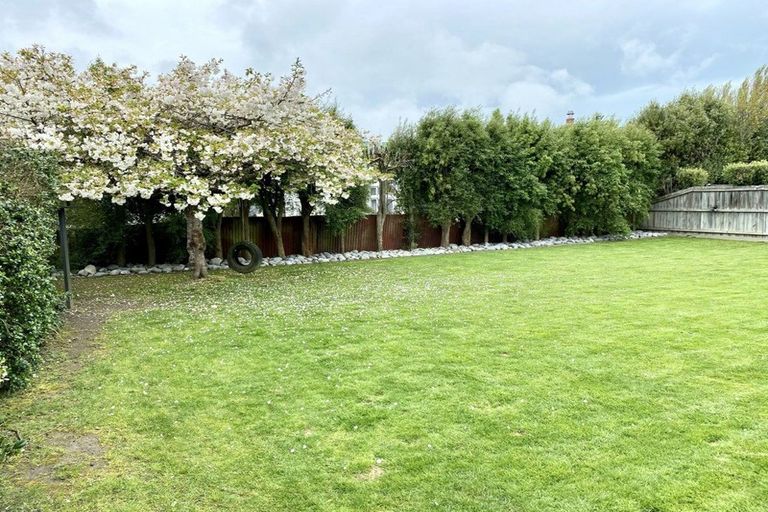 Photo of property in 18 Taumutu Road, Southbridge, 7602