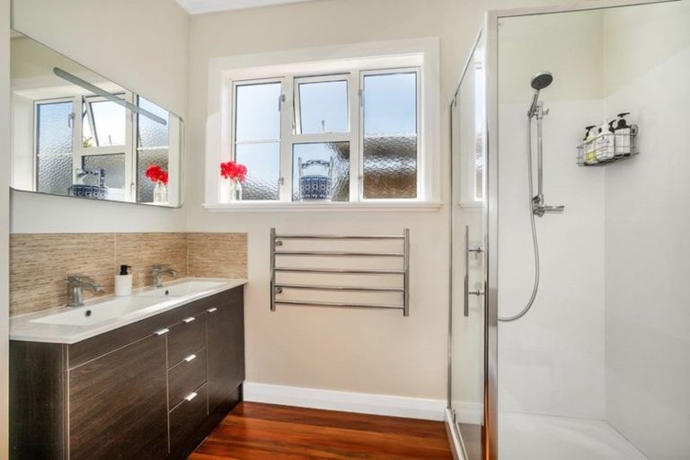 Photo of property in 33a Alberta Street, Point Chevalier, Auckland, 1022