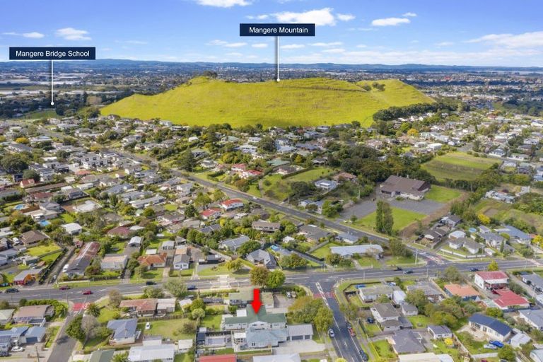 Photo of property in 3 Muir Avenue, Mangere Bridge, Auckland, 2022