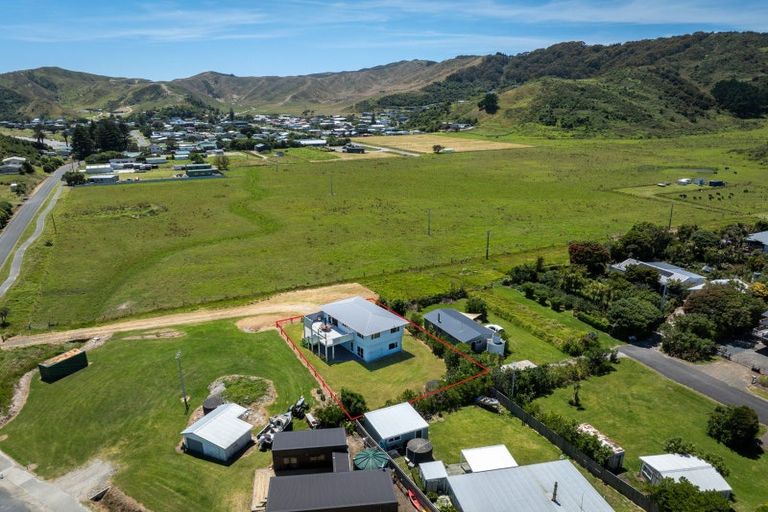 Photo of property in 6 Argyle Street, Mahia, 4198