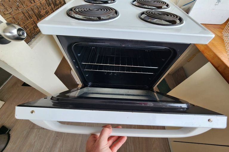 Photo of property in 106 Nicholson Road, Khandallah, Wellington, 6035