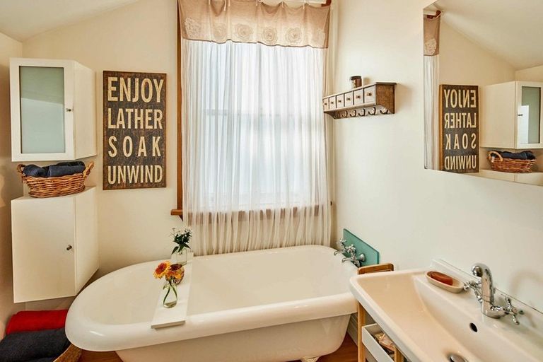 Photo of property in 77 Richmond Street, Petone, Lower Hutt, 5012