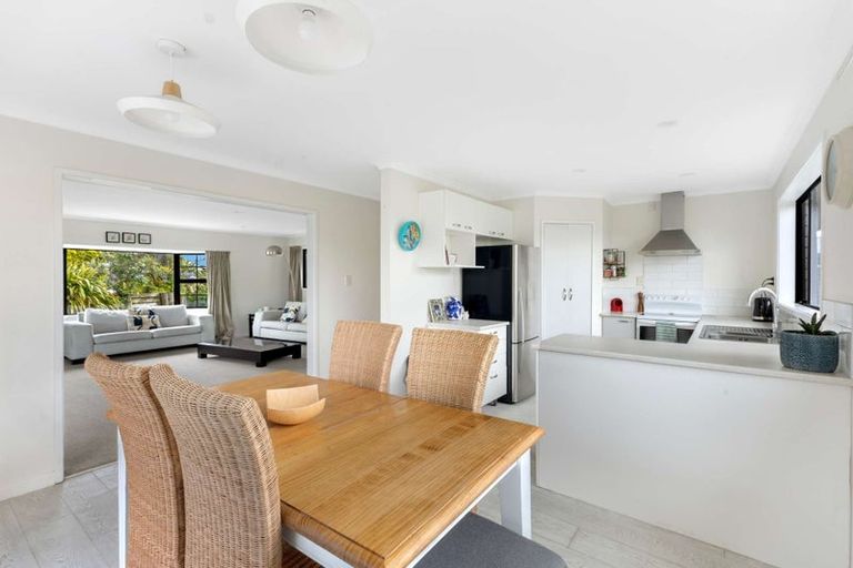 Photo of property in 12 Ash Place, Whalers Gate, New Plymouth, 4310