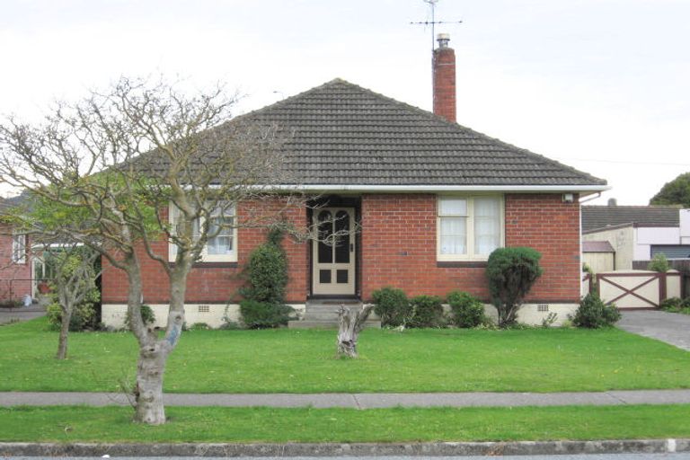 Photo of property in 35 Hewer Crescent, Naenae, Lower Hutt, 5011