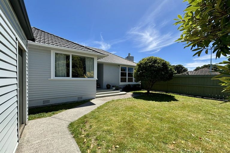 Photo of property in 25 Athlone Crescent, Boulcott, Lower Hutt, 5011