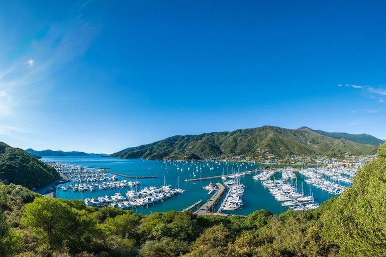 Photo of property in 37 Marina Drive, Waikawa, Picton, 7220