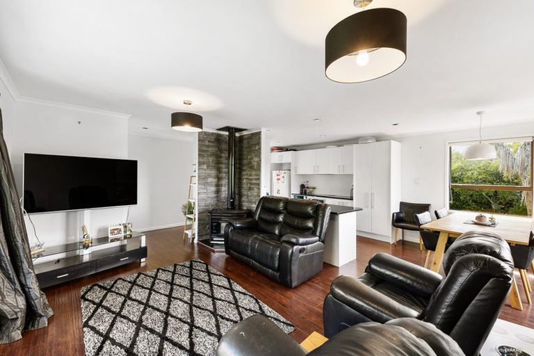 Photo of property in 44 Riverhead Road, Kumeu, 0810