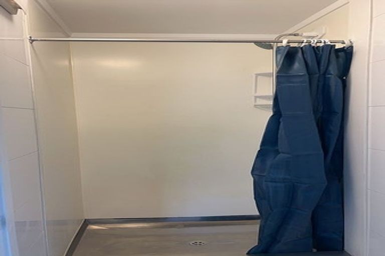 Photo of property in 2/527 Beach Road, Murrays Bay, Auckland, 0630