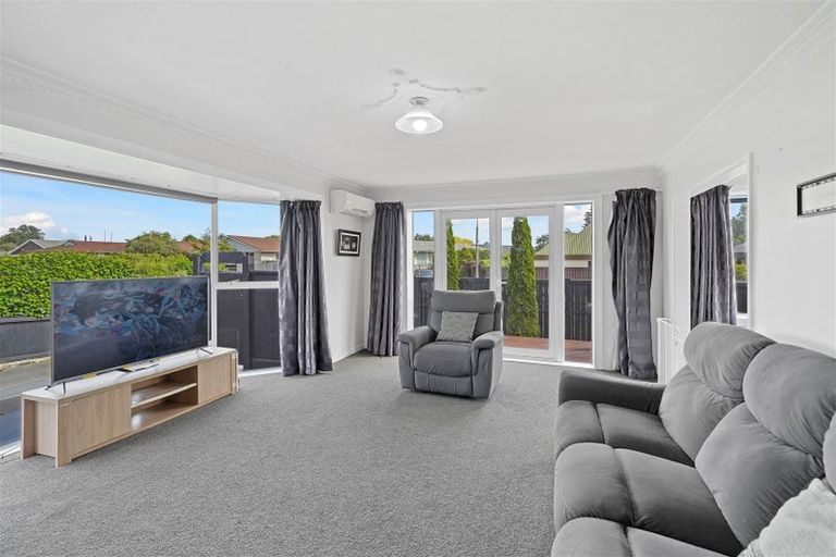 Photo of property in 35 Strathfield Avenue, Dallington, Christchurch, 8061