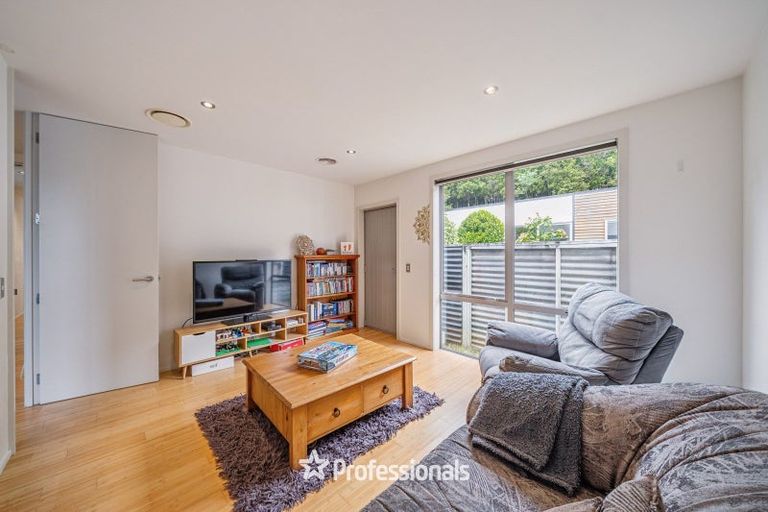 Photo of property in 12 Otonga Heights, Maungaraki, Lower Hutt, 5010