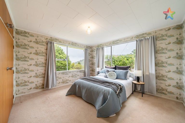 Photo of property in 47 Pekanga Road, Normandale, Lower Hutt, 5010
