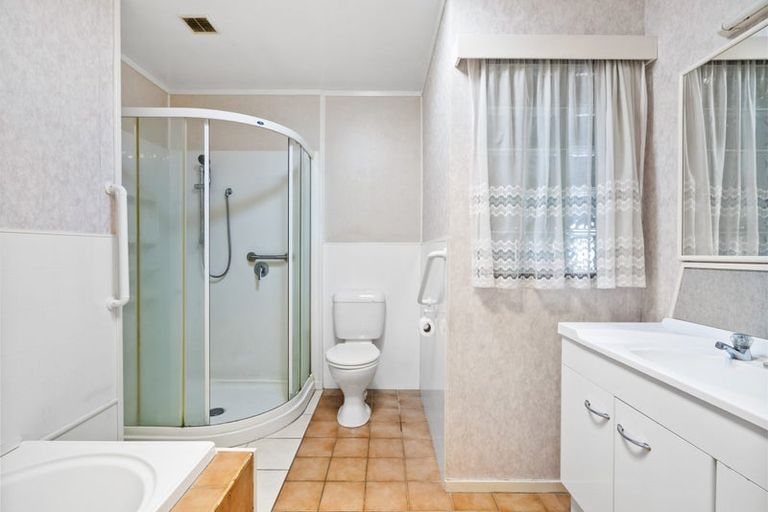 Photo of property in 9 Raumati Crescent, Onerahi, Whangarei, 0110