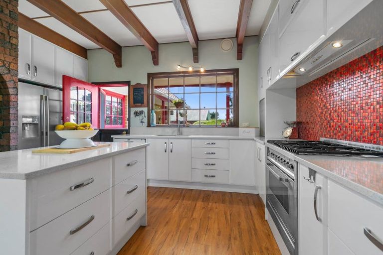 Photo of property in 389 Kawiu Road, Levin, 5510