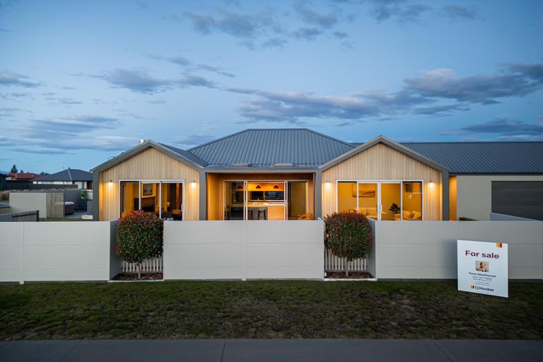 Photo of property in 21 Grandvue Drive, Twizel, 7901