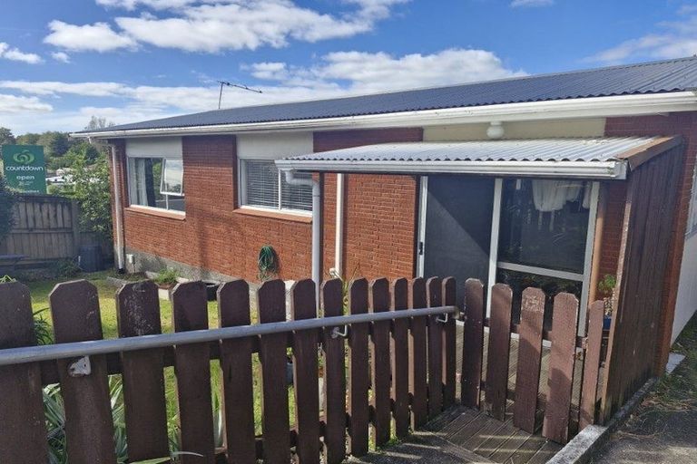 Photo of property in 1/24 Hori Street, Vogeltown, New Plymouth, 4310