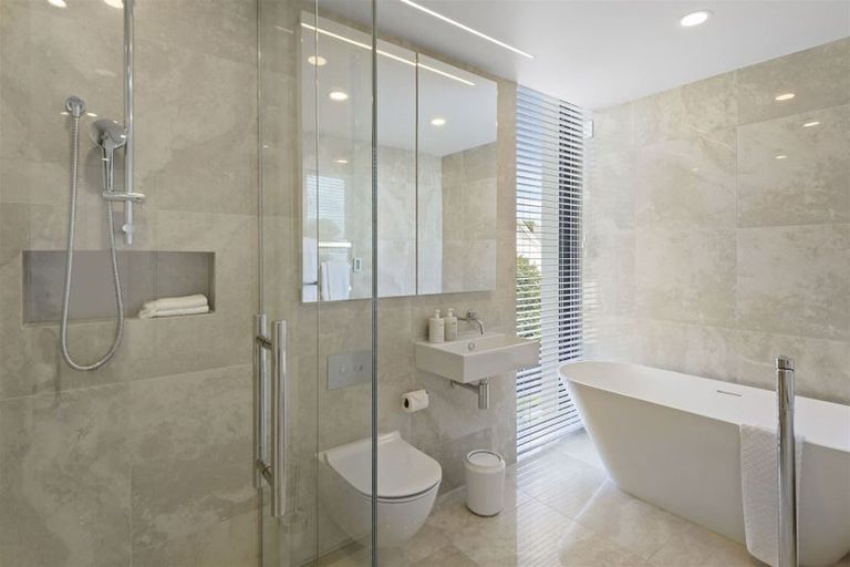 Photo of property in 140 Glandovey Road, Strowan, Christchurch, 8052