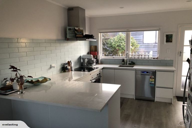 Photo of property in 3/12 Aramoana Avenue, Devonport, Auckland, 0624