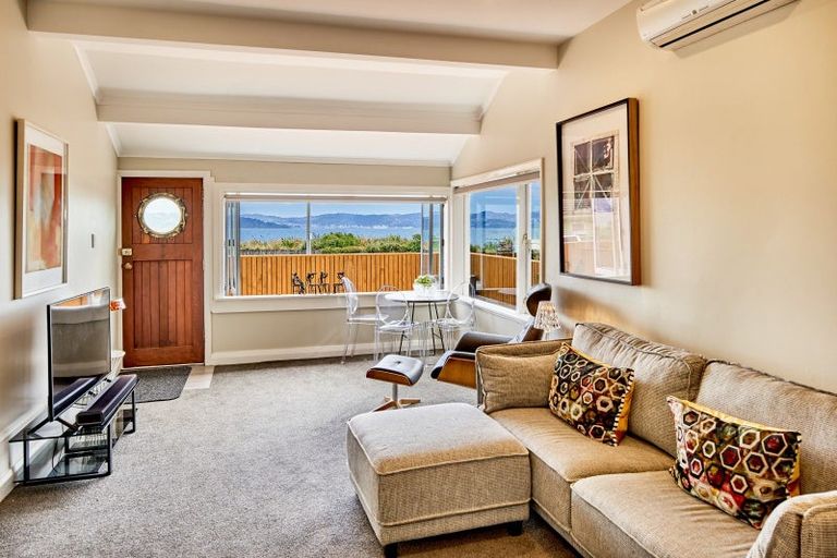 Photo of property in 69 Muritai Road, Eastbourne, Lower Hutt, 5013