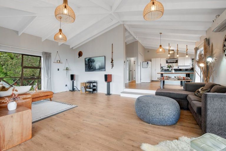 Photo of property in 12 Cochrane Avenue, Arkles Bay, Whangaparaoa, 0932