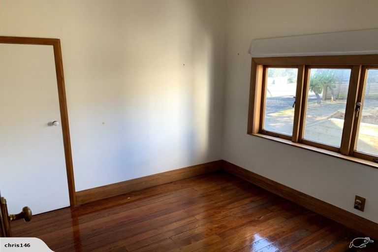 Photo of property in 26 Nutsey Avenue, Northcote, Auckland, 0627