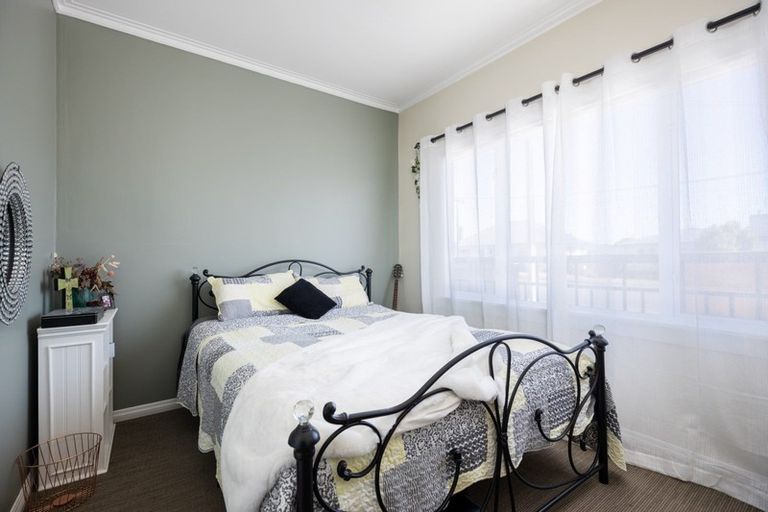 Photo of property in 5 Tupoki Street, Glen Avon, New Plymouth, 4312