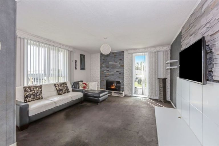 Photo of property in 17 Taurus Crescent, Beach Haven, Auckland, 0626