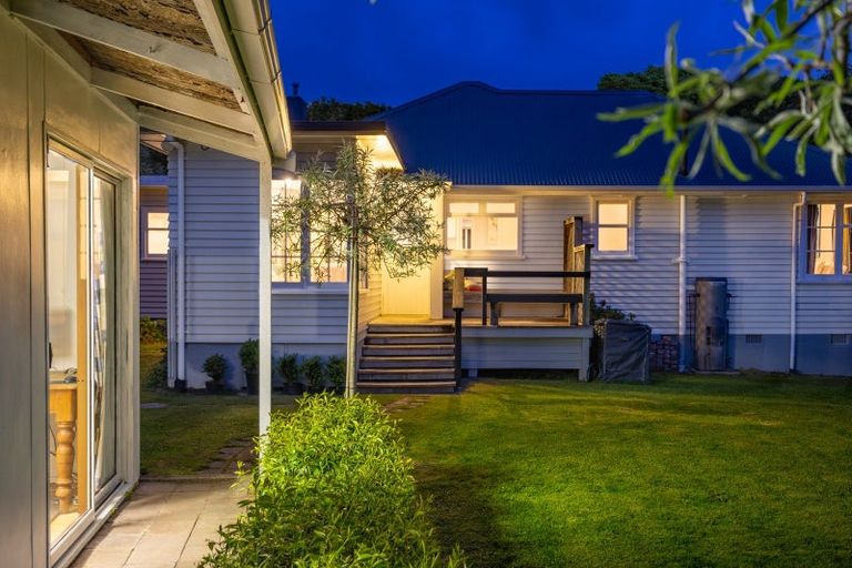 Photo of property in 28 Karu Crescent, Waikanae, 5036