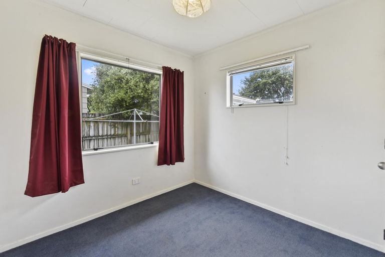Photo of property in 2/15 Kent Road, Manurewa, Auckland, 2102