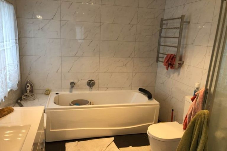 Photo of property in 8 Tarapiroe Avenue, Takanini, 2112