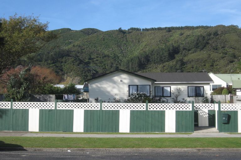 Photo of property in 1/276 Waddington Drive, Naenae, Lower Hutt, 5011